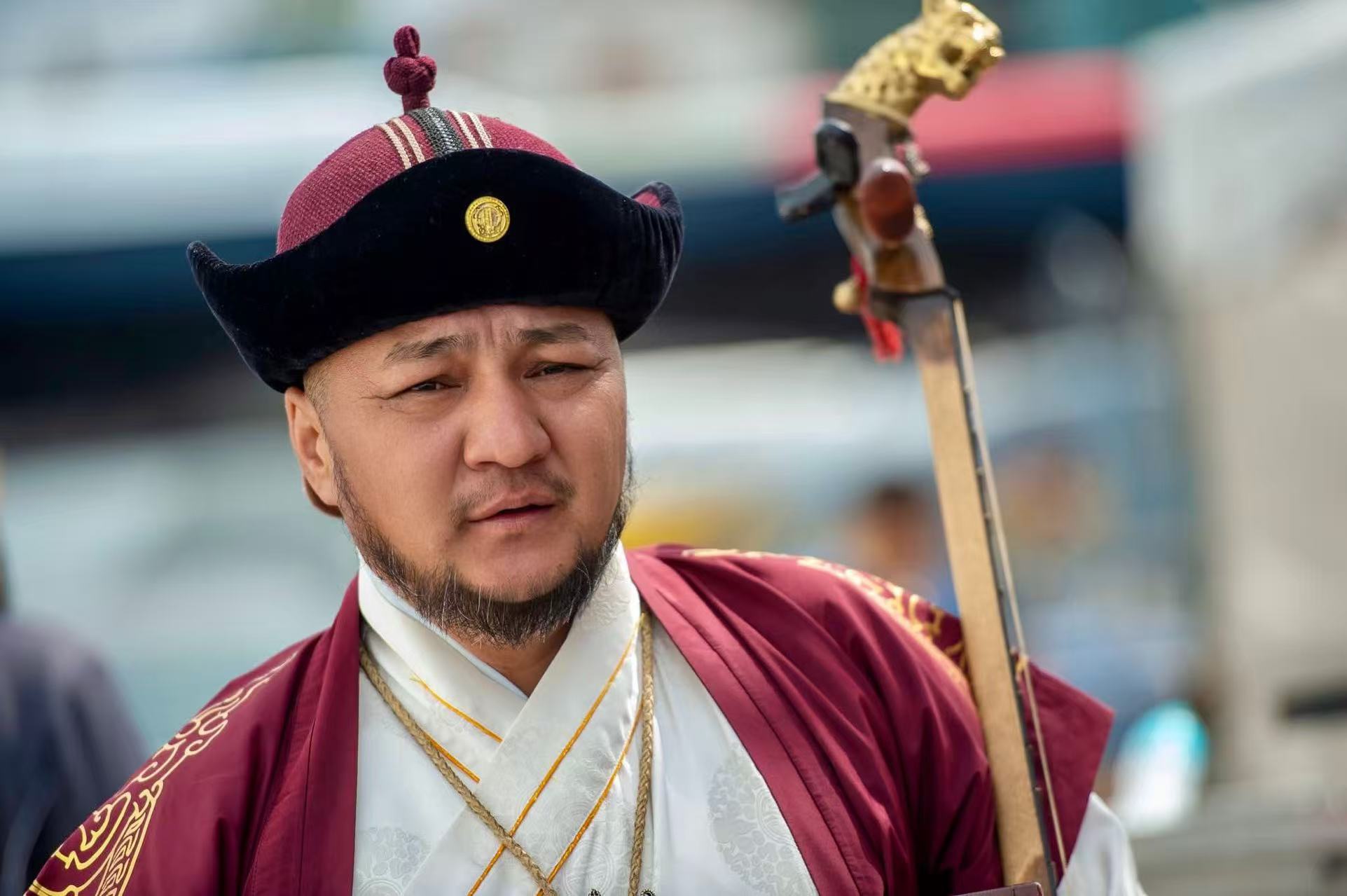Лхамрагчаа багш тайзан дээр